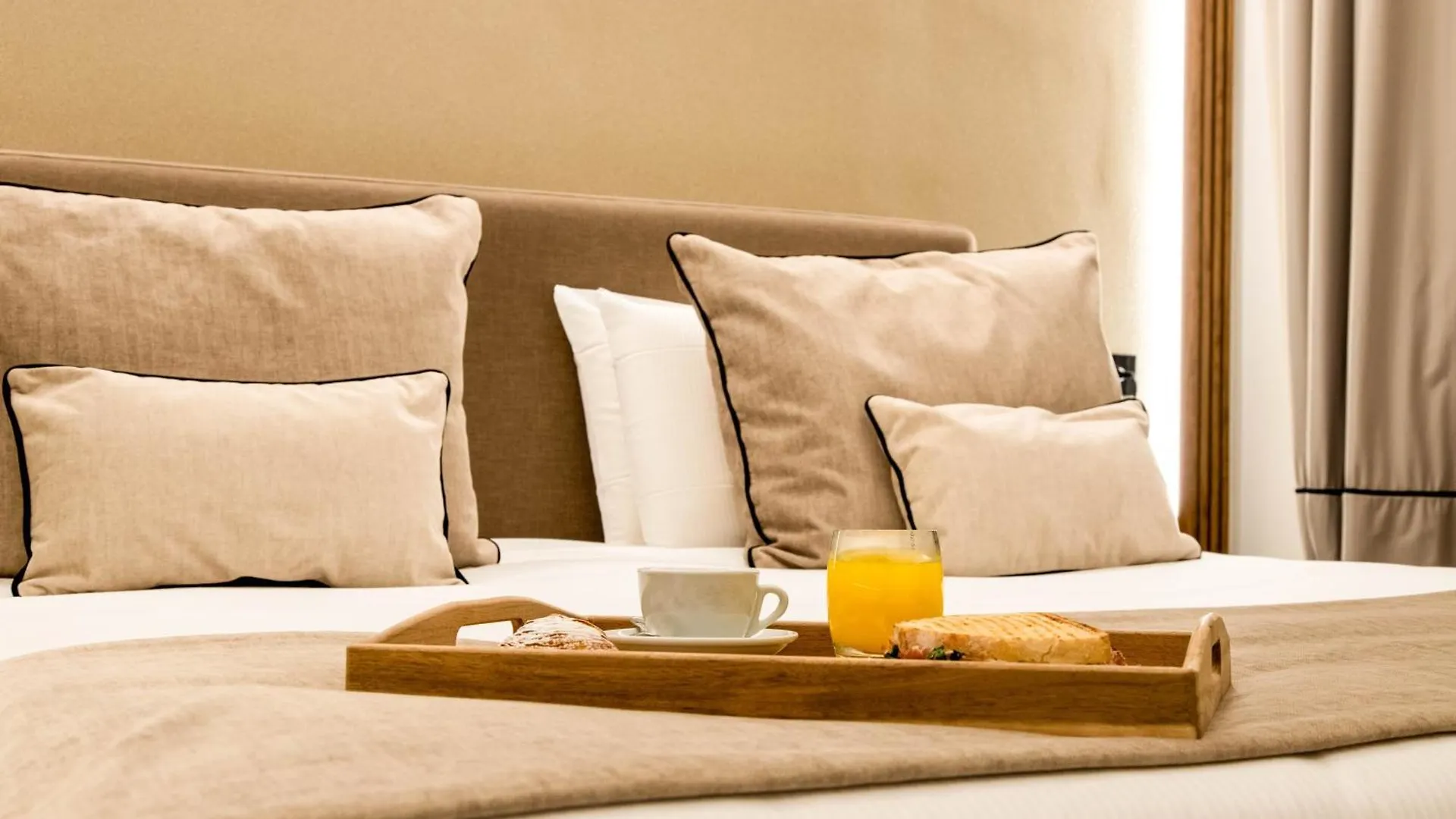 Mamalu - Studios And Suites Naples Hotel